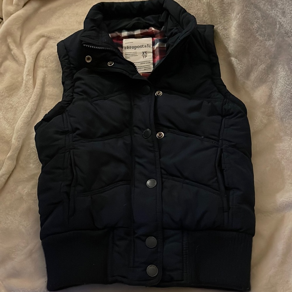 Aeropostale winter vest size XS navy blue plaid lining zipper and snap closure